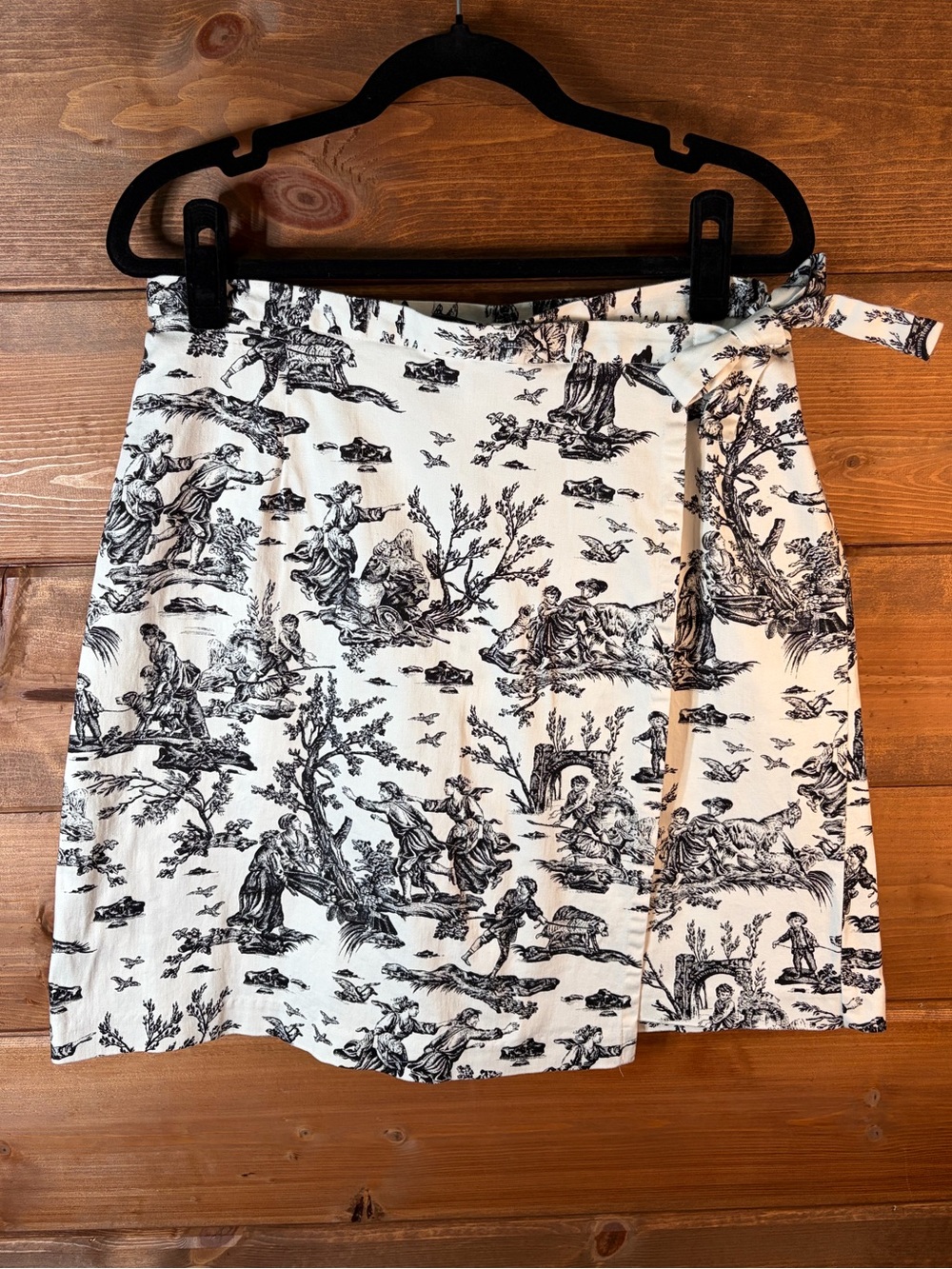 Black & White Toile Wrap Skort with Side Tie Size 10 🖤